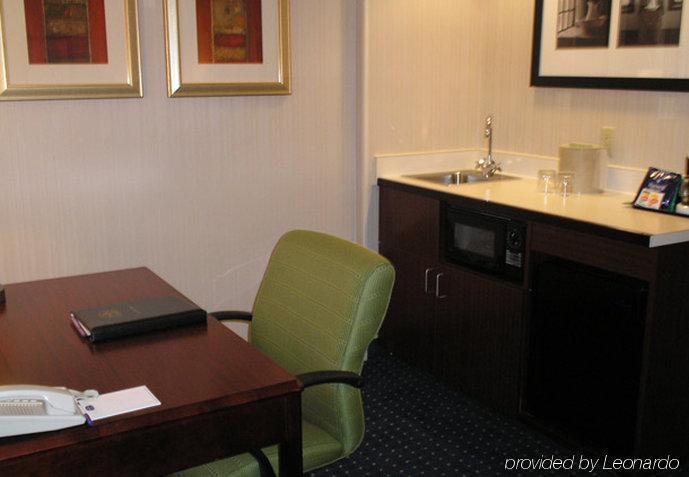 Staybridge Pittsburgh Airport By Ihg Hotel